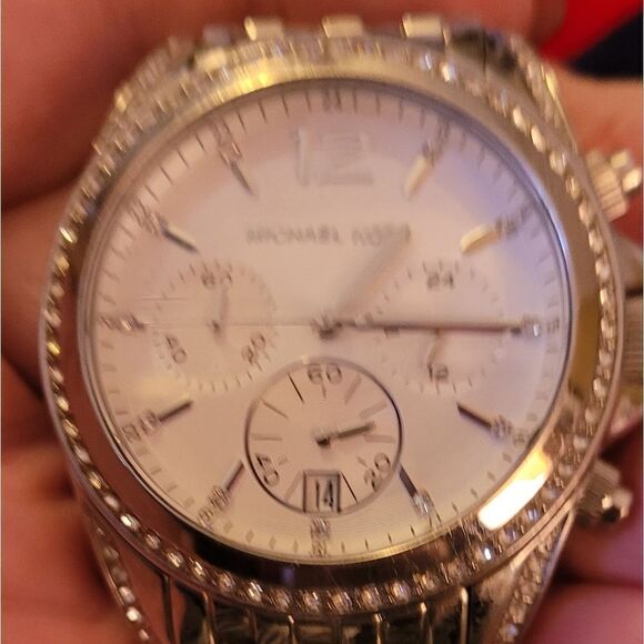 MICHAEL KORS CHRONOGRAPH SILVER WATCH - Picture 6 of 6